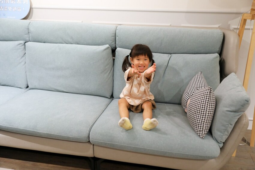 新北家具｜H&D 東稻家居（新莊門市） 沙發、床墊平價傢俱品牌推薦！提供免費家具配置、室內設計服務 - 奇奇一起玩樂趣