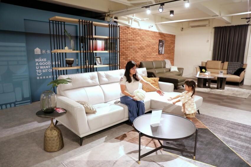 新北家具｜H&D 東稻家居（新莊門市） 沙發、床墊平價傢俱品牌推薦！提供免費家具配置、室內設計服務 - 奇奇一起玩樂趣