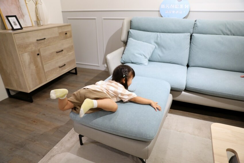 新北家具｜H&D 東稻家居（新莊門市） 沙發、床墊平價傢俱品牌推薦！提供免費家具配置、室內設計服務 - 奇奇一起玩樂趣