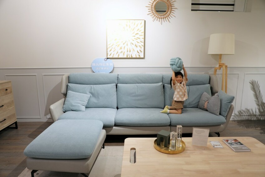 新北家具｜H&D 東稻家居（新莊門市） 沙發、床墊平價傢俱品牌推薦！提供免費家具配置、室內設計服務 - 奇奇一起玩樂趣