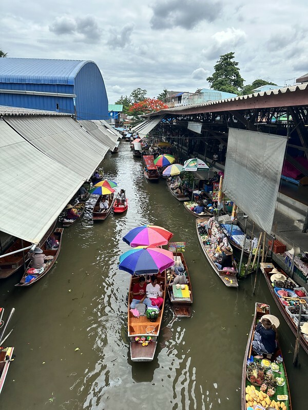 【亞洲，泰國，曼谷】曼谷近郊的水上市場～丹嫩莎朵水上市場（Damnoen Saduak Floating Market），疫情後終