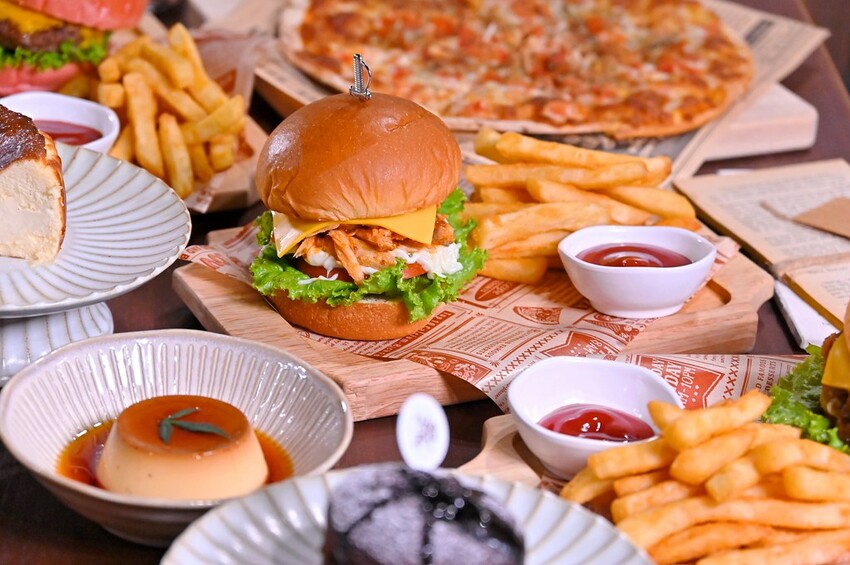 台中親子餐廳推薦 網友高分推薦台中密室逃脫遊戲室 沉浸RPG遊戲酒館/神不在場密室逃脫台中館