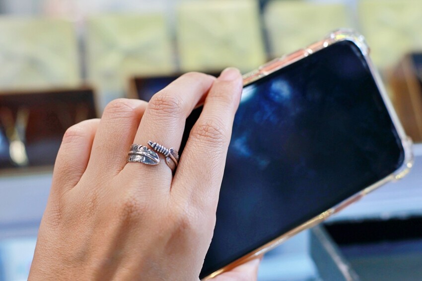 台中破銅爛鐵飾品店一中店︱原創純銀飾品～專業穿耳安全衛生，材質14k金.醫療鋼材質可選擇