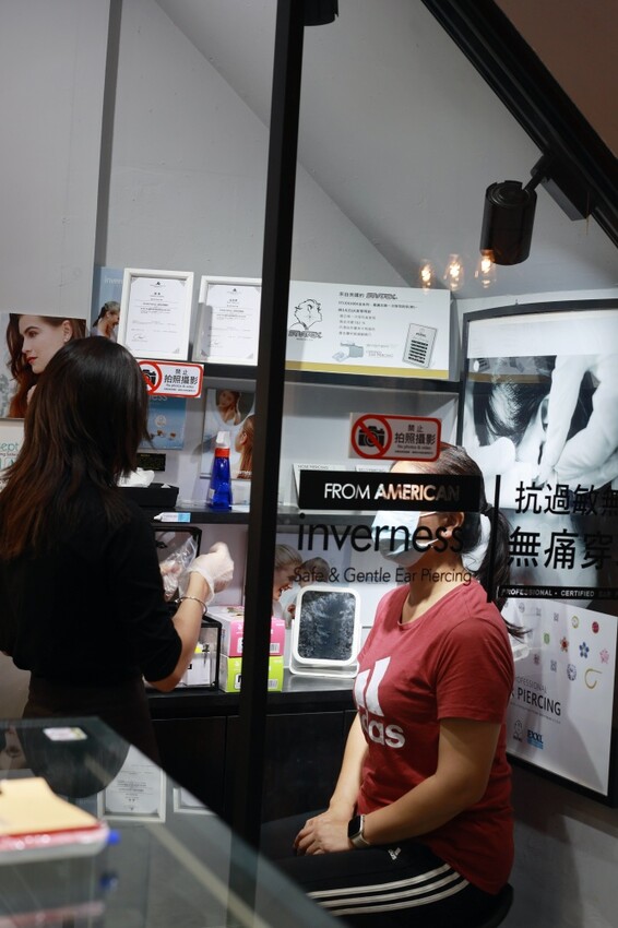 台中破銅爛鐵飾品店一中店︱原創純銀飾品～專業穿耳安全衛生，材質14k金.醫療鋼材質可選擇