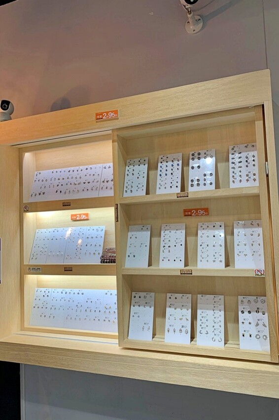 台中破銅爛鐵飾品店一中店︱原創純銀飾品～專業穿耳安全衛生，材質14k金.醫療鋼材質可選擇