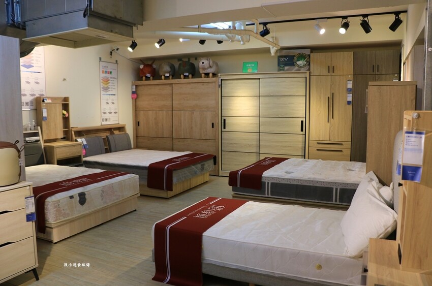 【新北家具推薦】億家具批發倉庫 五股門市‧全台連鎖14家門市，平價客製化沙發，時尚精品就在億家俱 - 敦 小 蓮の食旅錄