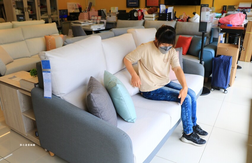 【新北家具推薦】億家具批發倉庫 五股門市‧全台連鎖14家門市，平價客製化沙發，時尚精品就在億家俱 - 敦 小 蓮の食旅錄