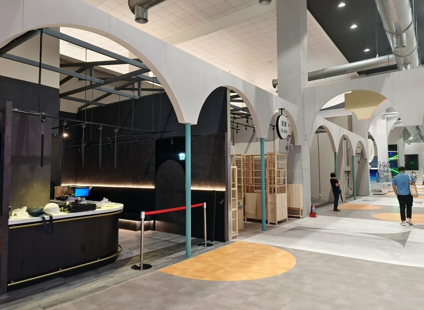 【新店】裕隆城．美食、餐廳懶人包!停車、交通整理!