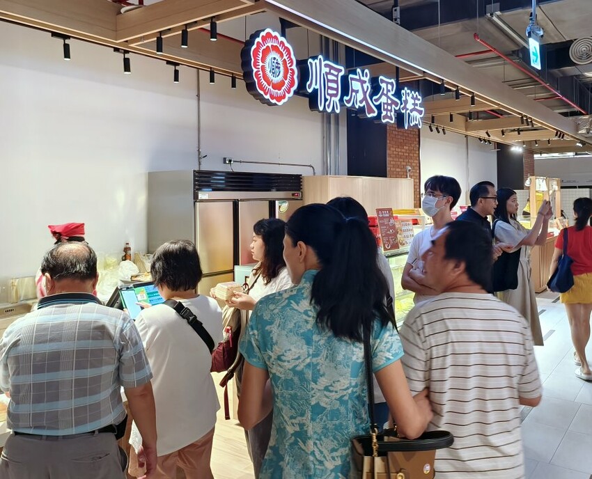 【新店】裕隆城．美食、餐廳懶人包!停車、交通整理!