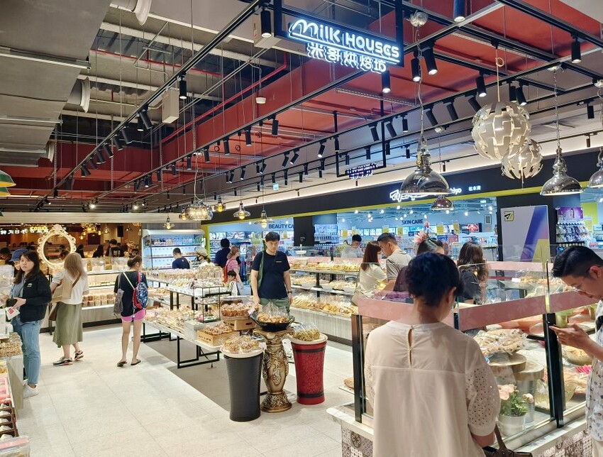 【新店】裕隆城．美食、餐廳懶人包!停車、交通整理!