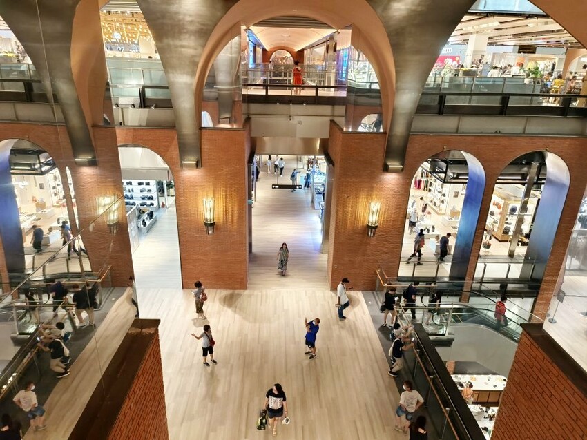 【新店】裕隆城．美食、餐廳懶人包!停車、交通整理!