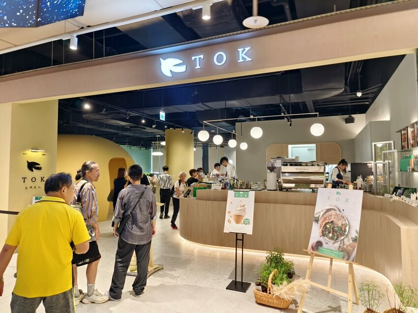 【新店】裕隆城．美食、餐廳懶人包!停車、交通整理!