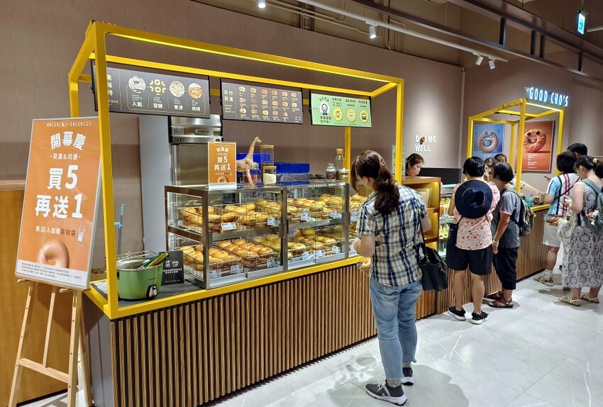 【新店】裕隆城．美食、餐廳懶人包!停車、交通整理!