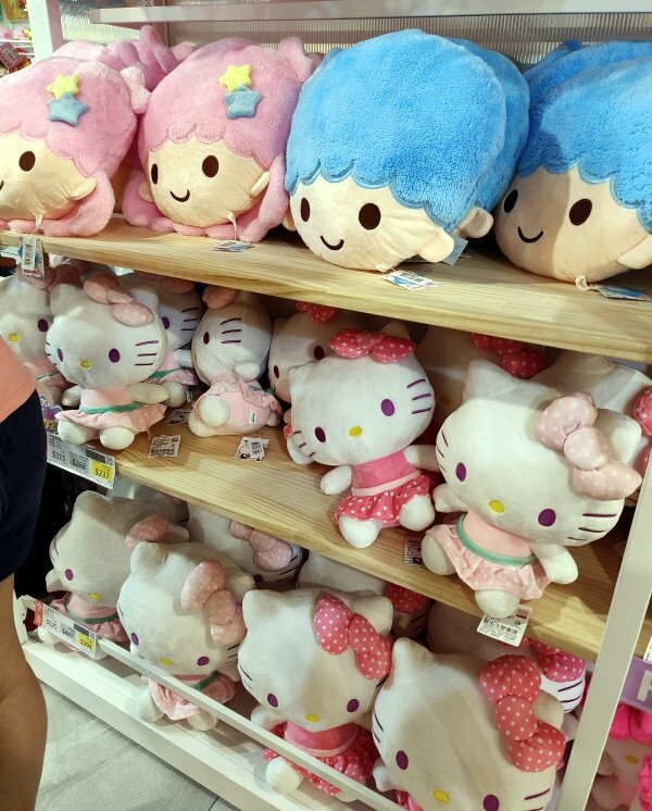 【嘉義旅遊】KHTOY絨毛玩偶旗艦館．超夯娃娃好拍又好買!