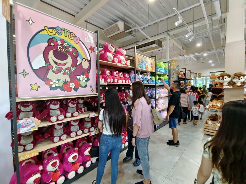 【嘉義旅遊】KHTOY絨毛玩偶旗艦館．超夯娃娃好拍又好買!