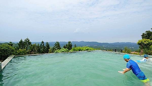 關子嶺親子一日遊｜關子嶺不止有烤雞和溫泉，更有好玩的農場以及咖啡料理、歷史老街哦