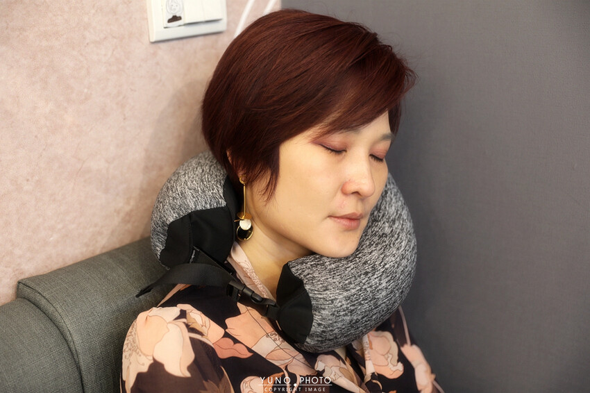 辦公旅行外出的好夥伴!四種顏色可以選人體工學頸枕推薦|UNO® VOYAGE Rough 多功能行旅頸枕