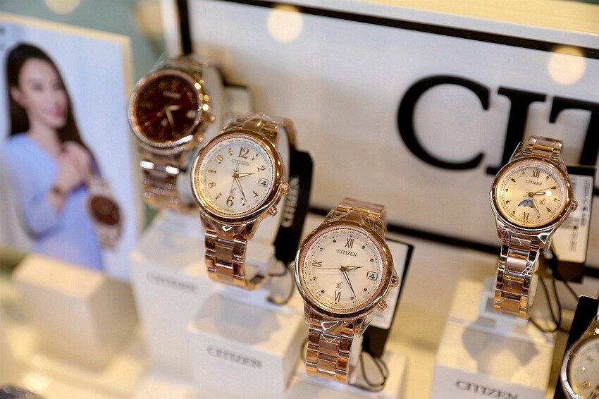 第一次買精品手錶就上手 多種精品名錶任你挑選!2023新光三越台中中港店 百貨公司週年慶citizen星辰錶 sei