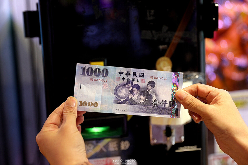 台中一中街商圈吃喝玩樂親子景點推薦！夾娃娃機彈珠台換大獎 沙發休息區飲料吧暢飲 夾滿25樣商品再加送史奴