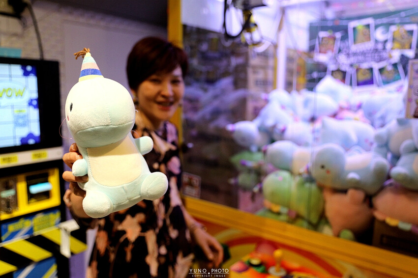 台中一中街商圈吃喝玩樂親子景點推薦！夾娃娃機彈珠台換大獎 沙發休息區飲料吧暢飲 夾滿25樣商品再加送史奴