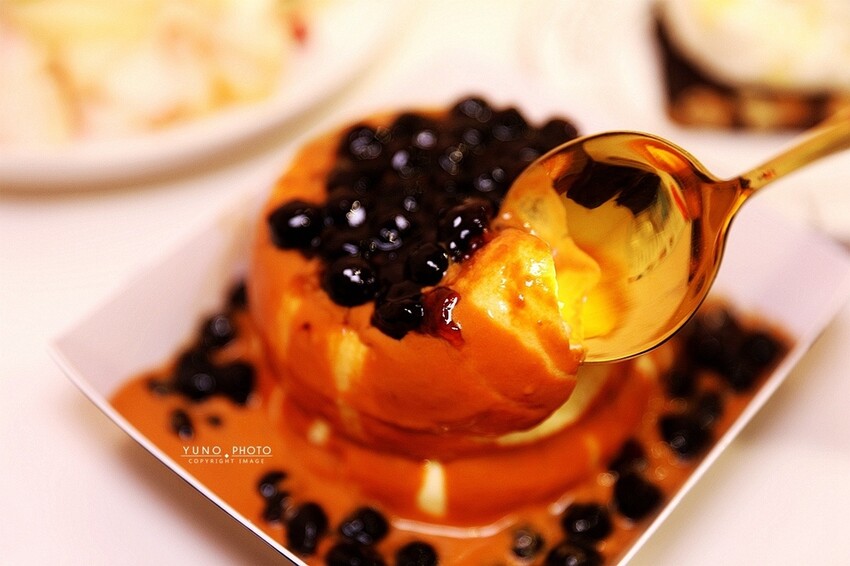 台中一中街商圈吃喝玩樂親子景點推薦！夾娃娃機彈珠台換大獎 沙發休息區飲料吧暢飲 夾滿25樣商品再加送史奴