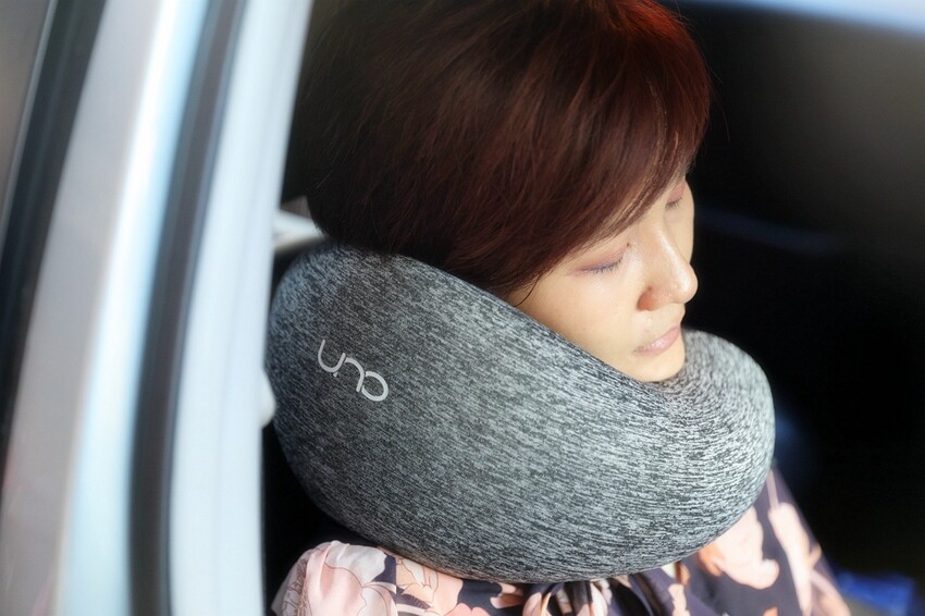 辦公旅行外出的好夥伴!四種顏色可以選人體工學頸枕推薦|UNO® VOYAGE Rough 多功能行旅頸枕