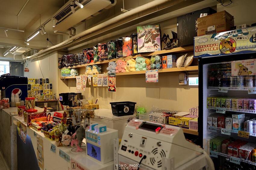 台中一中街商圈吃喝玩樂親子景點推薦！夾娃娃機彈珠台換大獎 沙發休息區飲料吧暢飲 夾滿25樣商品再加送史奴