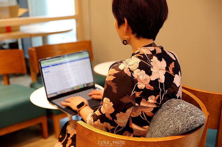 辦公旅行外出的好夥伴!四種顏色可以選人體工學頸枕推薦|UNO® VOYAGE Rough 多功能行旅頸枕