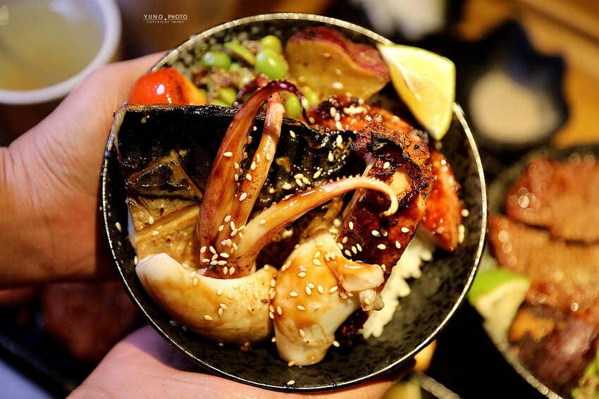 台中一中街商圈吃喝玩樂親子景點推薦！夾娃娃機彈珠台換大獎 沙發休息區飲料吧暢飲 夾滿25樣商品再加送史奴