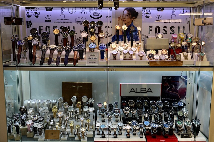 第一次買精品手錶就上手 多種精品名錶任你挑選!2023新光三越台中中港店 百貨公司週年慶citizen星辰錶 sei