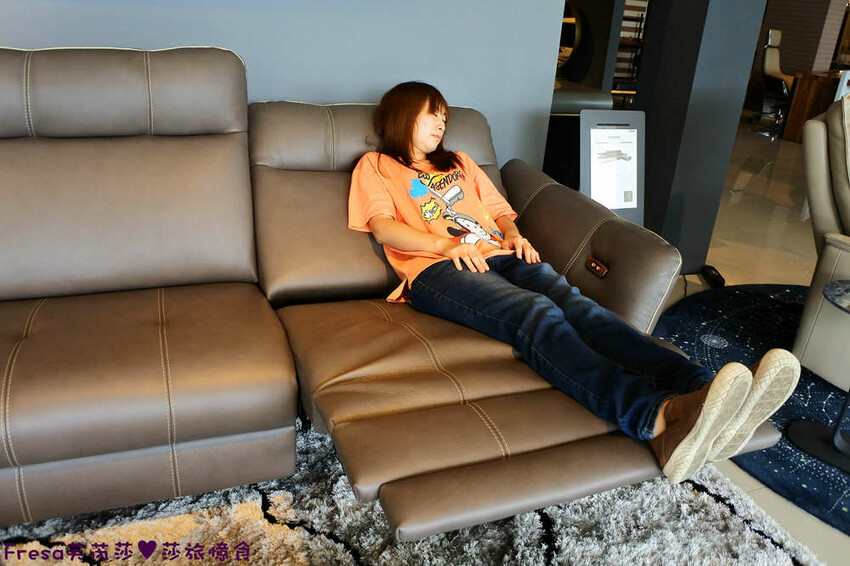 高雄傢俱【晶華傢俱】沃荷高品質沙發超舒服.電動沙發平躺腿枕多角度│高雄沙發│鳥松店 - Fresa芙芮莎♥莎旅憶食