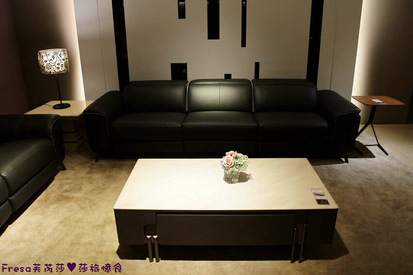 高雄傢俱【晶華傢俱】沃荷高品質沙發超舒服.電動沙發平躺腿枕多角度│高雄沙發│鳥松店 - Fresa芙芮莎♥莎旅憶食