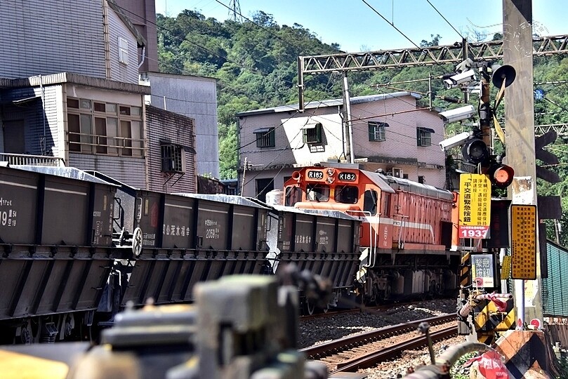 揭開基隆【暖暖】的神秘面紗:基隆河與山巒環繞,自然景觀與在地風情迷人的小鎮