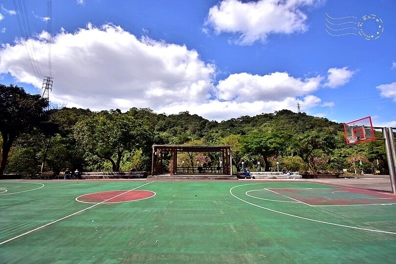 揭開基隆【暖暖】的神秘面紗:基隆河與山巒環繞,自然景觀與在地風情迷人的小鎮