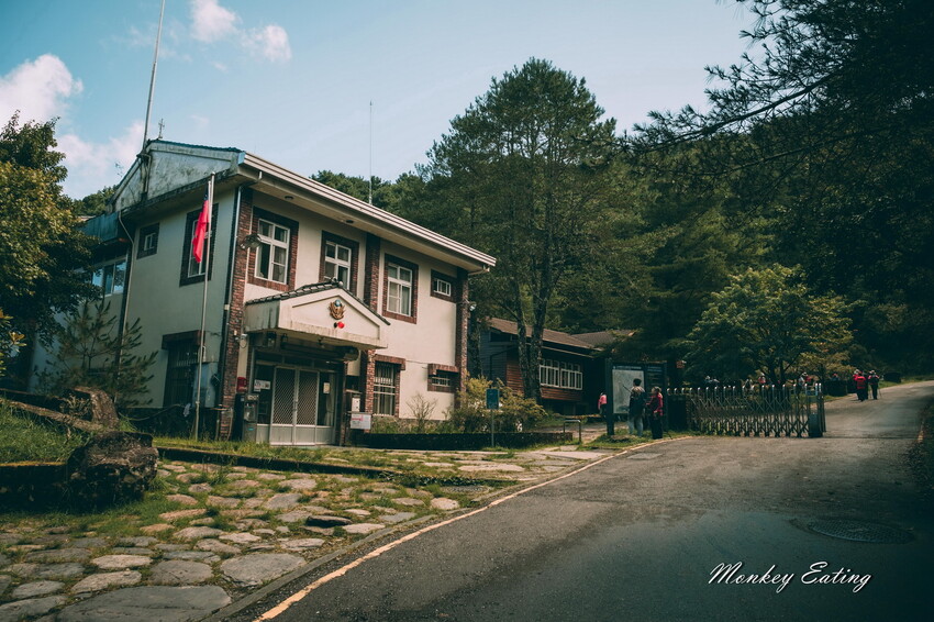 【南投景點】麟趾山-鹿林山-鹿林前山O型縱走，塔塔加健行一日遊，免申請眺望玉山群峰！ - 貪吃猴的幻想