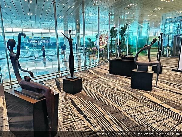 新加坡樟宜機場第三航廈蝴蝶園與藝術作品