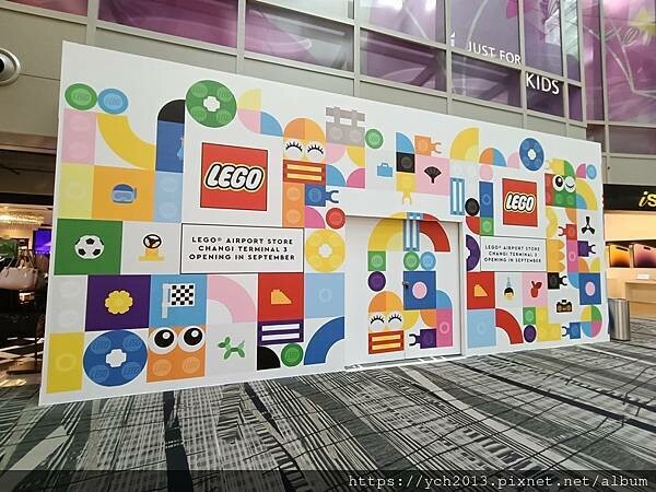 新加坡樟宜機場第三航廈蝴蝶園與藝術作品