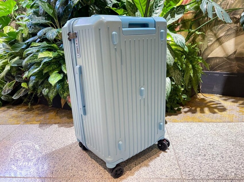 Doris朵莉絲行李箱 極o能裝系列 絲滑360度旋轉雙軸心剎車輪 抗撞耐摔 - 萱兒Ann玩樂生活