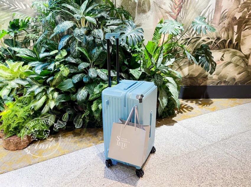 Doris朵莉絲行李箱 極o能裝系列 絲滑360度旋轉雙軸心剎車輪 抗撞耐摔 - 萱兒Ann玩樂生活