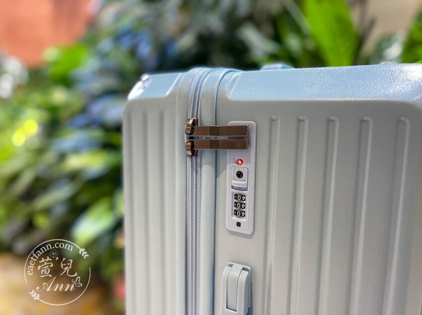 Doris朵莉絲行李箱 極o能裝系列 絲滑360度旋轉雙軸心剎車輪 抗撞耐摔 - 萱兒Ann玩樂生活