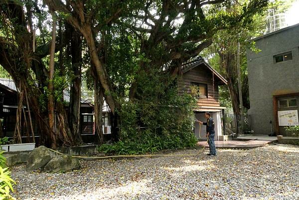 臺北市中正區景點推薦/臺灣文學基地(原齊東詩舍)/2020年重新開幕成為臺北的展覽與活動空間/適合親子出遊/舒