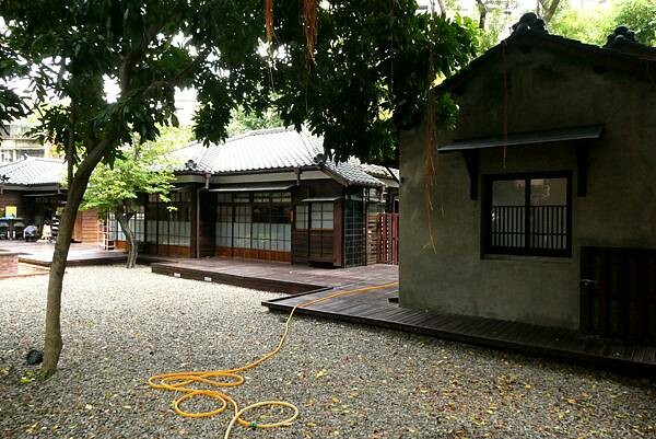 臺北市中正區景點推薦/臺灣文學基地(原齊東詩舍)/2020年重新開幕成為臺北的展覽與活動空間/適合親子出遊/舒