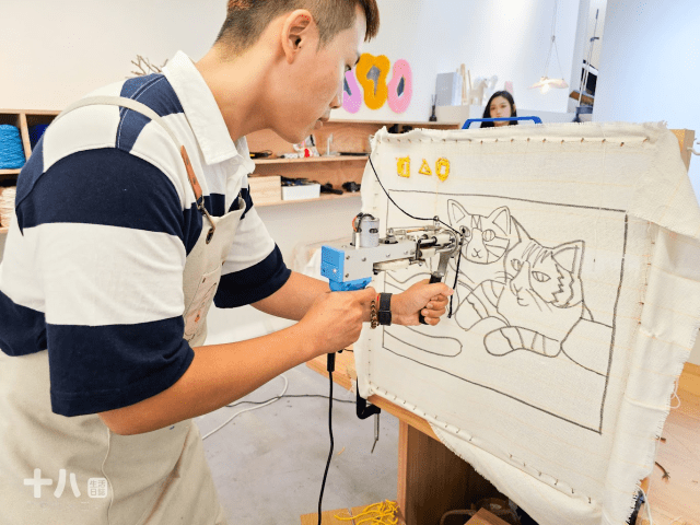 【台北生活】Does Art 都是藝術 台北館｜DIY製作簇絨地毯，緬懷已經成為天使的毛孩，以愛紀念一直永存於心『寵物友善店家』