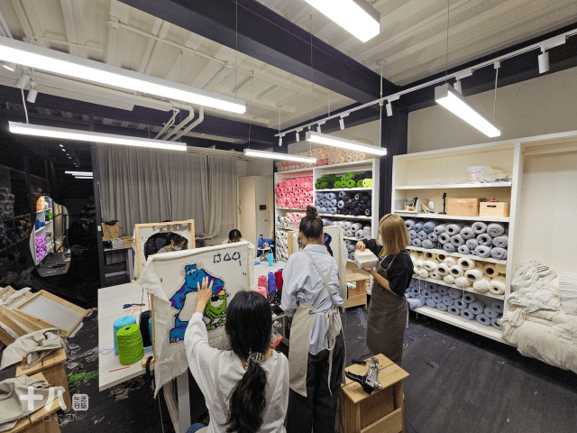 【台北生活】Does Art 都是藝術 台北館｜DIY製作簇絨地毯，緬懷已經成為天使的毛孩，以愛紀念一直永存於心『寵物友善店家』