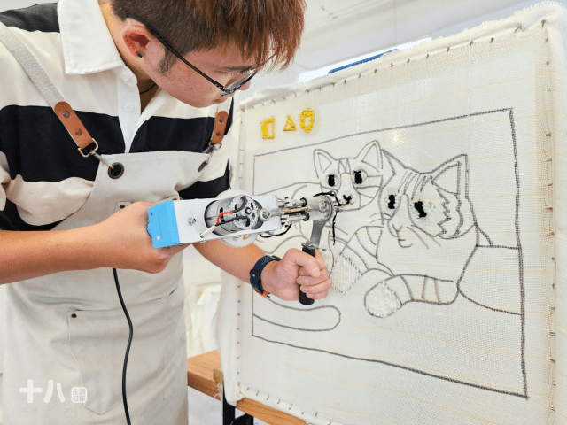 【台北生活】Does Art 都是藝術 台北館｜DIY製作簇絨地毯，緬懷已經成為天使的毛孩，以愛紀念一直永存於心『寵物友善店家』