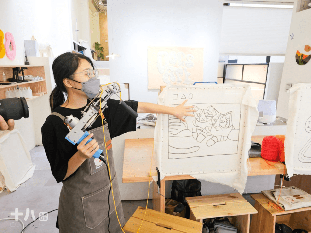 【台北生活】Does Art 都是藝術 台北館｜DIY製作簇絨地毯，緬懷已經成為天使的毛孩，以愛紀念一直永存於心『寵物友善店家』