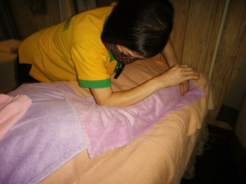 【生活】「足強足體養生館 重慶店」台北車站按摩推薦,腳底按摩、身體按摩、頭肩頸按摩 (價位、菜單)