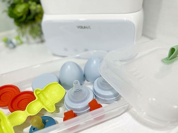 新手媽咪│超大容量、真正烘乾的便攜式奶瓶消毒鍋:優合 Youha-多功能消毒烘乾鍋(YH-2030)│2023奶瓶消毒鍋推薦、媽媽寶寶雜誌推薦、張文姝泌乳顧問推薦