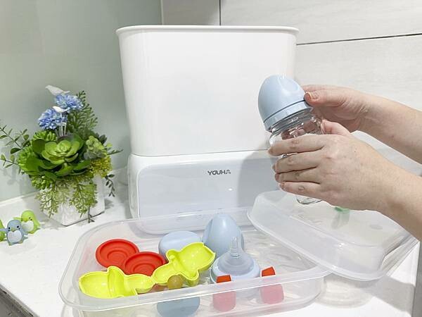 新手媽咪│超大容量、真正烘乾的便攜式奶瓶消毒鍋:優合 Youha-多功能消毒烘乾鍋(YH-2030)│2023奶瓶消毒鍋推薦、媽媽寶寶雜誌推薦、張文姝泌乳顧問推薦