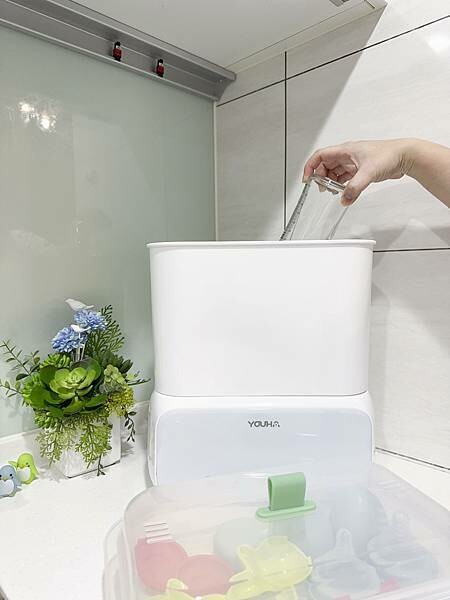 新手媽咪│超大容量、真正烘乾的便攜式奶瓶消毒鍋:優合 Youha-多功能消毒烘乾鍋(YH-2030)│2023奶瓶消毒鍋推薦、媽媽寶寶雜誌推薦、張文姝泌乳顧問推薦